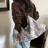 Bolsa de mano con estampado retro para mujer, nueva colección 2026, de alta gama, ligera y elegante, adecuada para el uso diario y para ir al trabajo