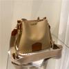 Bolso de Bloques de Color de Moda 2026 Nuevo Elegante Bolso de Hombro o Axila de Gran Capacidad Bolso Cruzado Tipo Cubo de Moda para Mujer