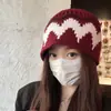 Gorro de Punto Jacquard con Capucha para Mujer Estilo Coreano Fair Isle Retro Versátil Protección para Orejas Engrosado Cálido Gorro de Lana