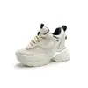 Zapatos de papá de cuero genuino para mujer que aumentan la altura, nuevos zapatos deportivos casuales de primavera 2023, tenis blancos de suela gruesa para mujer, venta al por mayor