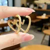Pendientes de Corazón de Gama Alta y Elegantes para Mujer, Diseño Sencillo y Único de Nicho, Nuevos Pendientes de Aro Lisos en Forma de Corazón