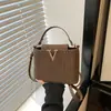 Bolsa 2026 Verão Simples Nova Trabalho de Dia a Dia Nicho Casual Personalidade Alto Valor Ombro Único Transversal Bolsa de Mão Feminina