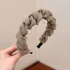 Faixa de Cabeça com Topo de Caveira Plissado de Bolinhas para Mulheres, Antiderrapante com Dentes para Fios Soltos, Acessório de Cabelo para Uso Diário Externo Emagrecedor de Rosto