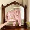 Conjunto térmico de ropa para el hogar para niños, nuevo conjunto de otoño estilo coreano para niñas, camiseta y pantalón térmicos para bebé niña, ropa para el hogar, venta al por mayor de ropa para niños