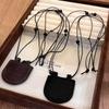 Mini collar de media luna de gamuza con decoraciones, diseño exquisito, colgante para llevar apilado, cadena que combina con todo, nuevo estilo