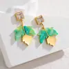Amazon Explosiones Pendientes de Acero Inoxidable con Borla de Oro de 18K Diseño de Hoja de Arce Sentido del Diseño Nicho Pequeños Frescos Pendientes Versátiles para Mujer