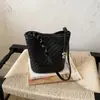 Bolsa Cubo Tejida Retro de Moda 2026, Bolso de Hombro de Nicho a la Moda para el Viaje Diario Casual, Bolso Cruzado Casual