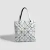 Nova Bolsa Geométrica Acolchoada com Emenda a Laser do Japão Bolsa Feminina Fashion Color Sólido Bolsa Tote Lantejoula Ombro Grande Capacidade
