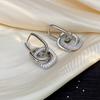 Aretes Geométricos de Lujo Ligero Transfronterizo con Diamantes Viento Frío Diseño Nicho Circonita Micro-incrustada Aretes Cuadrados con Hebilla para la Oreja Sentido Avanzado