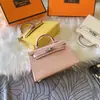 Bolsa Kelly Estilo Crocodilo Retrô Europeia e Americana, Bolsa Feminina de Ombro Único Transversal de Alta Qualidade, Bolsa de Mão da Moda Leve de Luxo para Mulheres Venda por Atacado