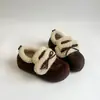 Zapatos de algodón Birkenstock de estilo coreano retro color marrón con suela gruesa para mujer, nuevo modelo invierno 2026, cálidos y afelpados, adecuados para usar al aire libre, botas de nieve antideslizantes