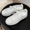 Nuevas zapatillas de caña baja de color liso 2026, adecuadas para todas las estaciones, versátiles, con suelas suaves, transpirables y disponibles en varios colores