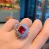 Anel de moda europeu e americano feminino moda simulação tesouro vermelho tesouro azul abertura ajustável pedra principal 9*9