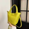 Bolsos para Mujer Bolso de Mano Suave de Cuero PU 2025 Nueva Moda Ins Bolso Cubo Casual Más Fácil de Combinar Bolso de Hombro Cruzado