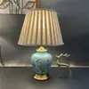 Lámpara de mesa de cerámica de porcelana azul y blanca estilo chino, iluminación decorativa para sala de estar y dormitorio, decoración del hogar retro y minimalista, hierro