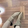 Botas de media caña diseñadas para mujer con punta fina, tacón de aguja plisado, estilo casual para chicas modernas, botas de ante holgadas de tacón alto para otoño