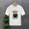 Camiseta de manga corta con bordado de oso para hombre joven, elegante camiseta de cuello redondo, verano 2023, nueva camiseta de manga corta con dibujos animados para hombre.