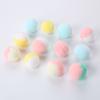 Suministros para mascotas al por mayor bola de felpa doble color juguetes de color navideño suaves y elásticos cosas que se inflan solas juguetes para gatos de peluche