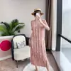 Vestido Plissado Personalizado Estilo Miyake, Comprimento Médio, Caimento Solto, Emagrecimento, Valoriza a Silhueta, Manga Curta, Saia Plissada, Verão, Luxo Leve, Sensação de Alta Qualidade