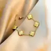 Estilo Igual al de Celebridad de Internet Corte Láser Flor Cortada Trébol de Cuatro Hojas Traje Collar Pulsera Pendientes Juego de Tres Piezas Moda Joyería Elegante