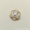 Botões de liga de metal estilo pequeno e perfumado botão de metal rosa para costura à mão botão de suéter casaco de tweed fivela decorativa para casaco fornecimento em estoque