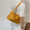 Bolso de Piel de Ciervo con Hombro Único y Asa, Nuevo Estilo Coreano 2026 Otoño, Moda de Nicho, Gran Capacidad para Mujeres, Axila, Terciopelo