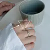 Anel Envolvente Geométrico de Borda Larga para Mulheres, Acabamento Fosco, Anel Aberto Doce e Elegante, Anel Criativo Único para Dedo Indicador