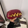 Bolso de Mano de Lujo Ligero de Moda Transfronterizo para Mujer 2025 Nuevo Estilo de Invierno Bolso de Hombro con Cadena Personalizado Bolso Cruzado Versátil