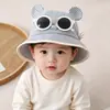 Chapéus de Bebê para Primavera e Outono para Meninos e Meninas, Chapéu de Pescador Listrado, Versão Coreana Desenho Animado Urso Fofo com Óculos de Sol Chapéu de Pescador
