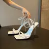 Sandalias negras de tacón alto para mujer, un estilo clásico de verano con diseño de una sola tira, tacón delgado y una nueva colección 2026 para un look sofisticado y elegante