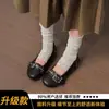 Sapatos Baixos Retro com Rebites Femininos 2026 Outono Novo Bico Redondo Fundo Plano Fivela Slip-on Sapatos Mary Jane
