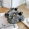 Zapatillas para niños 2026 nuevo otoño moda callejera versátiles color block casual estilo papá para niños y niñas