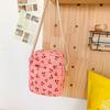 Este ano, a popular bolsa quadrada pequena de veludo cotelê feminina, bolsa transversal de ombro, bolsa de cereja, mochila pequena e elegante, bolsa de viagem
