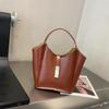 Bolsa Feminina Moda Europeia e Americana 2024 Versátil Couro Genuíno Bolsa Tote Elegante Grande Capacidade Camada Superior Couro de Vaca Bolsa de Ombro Feminina