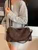 Bolsa retro de terciopelo para mujer, nuevo modelo 2026, bolsa de hombro y cruzada de gran capacidad para el día a día, bolso de mano casual, bolso Boston