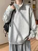 Moletom cinza com gola alta para homens, novo top versátil da moda outonal, jaqueta juvenil estilosa estilo americano sem capuz