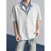 Camisa Polo Manga Curta Estilo Americano Falsa Duas Peças para Homens, Camiseta de Verão com Blocos de Cor e Gola Contrastante, Top de Meia Manga Estilo College para Casais