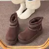 Botas de neve femininas com veludo plus, grossas, antiderrapantes, solado grosso, novo estilo 2026, para inverno, com aumento de altura, estilo retro nordeste, quentes, de algodão