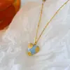 Novo Colar de Coração Esmaltado Vermelho Estiloso e Versátil, Joia de Corrente para Clavícula de Luxo Leve de Nicho de Alta Qualidade para Mulheres