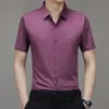 2024 Verano Nuevo Hombres Jóvenes y de Mediana Edad Cuello Solapa Negocios Estampado Sin Costuras Moda Casual Camisa de Manga Corta Cabello de Hombre