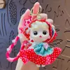 Llavero de Muñeca Pequeña de Dibujos Animados Creativa con Pañuelo en la Cabeza Colgante Lindo para Bolso Llavero de Coche Pequeño Regalo Venta al por Mayor