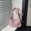 Bolsa Quadrada Pequena de Mão Plissada Estilo Doce Atacado Bolsa Feminina Inverno 2025 Nova Bolsa de Ombro com Laço Bolsa de Axila para o Trabalho