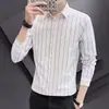 Camisa listrada preta e branca masculina manga longa slim fit estilo coreano moderna cabeleireiro estilo britânico polegada vestuário formal de negócios