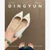 Zapatos Planos de Mujer 2026 Primavera Nuevos Versátiles Estilo Francés Elegantes Puntiagudos Poco Profundos de Tacón Alto con Tacones Gruesos Cómodos para el Trabajo