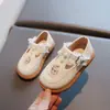 2026 Primavera/Outono Novos Sapatos de Princesa com Solado Macio para Meninas Sapatos de Feijão Antiderrapantes Sapatos para Bebê Andar Sapatos Lolita Femininos Tendência