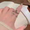 Anel de Zircônia Super Brilhante com Laço e Pérola para Mulheres, Design Único, Luxo Leve de Alta Qualidade, Anel Exquisito Aberto para Dedo Indicador