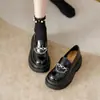 Mocasines de suela gruesa para mujer, nuevos zapatos slip-on de estilo británico con altura oculta, color negro, populares en línea, zapatos de una sola capa populares