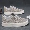 Zapatos de Hombre Primavera 2025 Nuevos Zapatos de Lona Transpirables Modernos Versátiles Deportivos Casuales de Corte Bajo Zapatos Estampados de Moda para Hombre