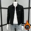 Chaqueta de cuero sintético tipo gamuza de alta gama, ligera y lujosa para hombre, adecuada para otoño e invierno, con corte ajustado, forro polar y grosor adicional, perfecta para uso de negocios casual.