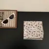 ¡Pequeña literatura y arte gris! Pañuelo Cuadrado Pequeño de Algodón Estampado Azul y Rojo Vintage Estilo Coreano Pañuelo Versátil de Alta Calidad
